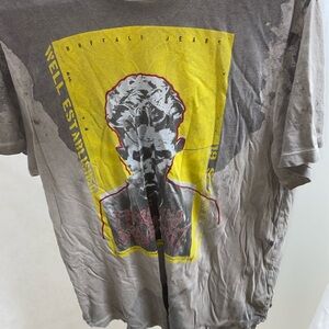 MENS GRAPHIC TEE SIZE LARGE